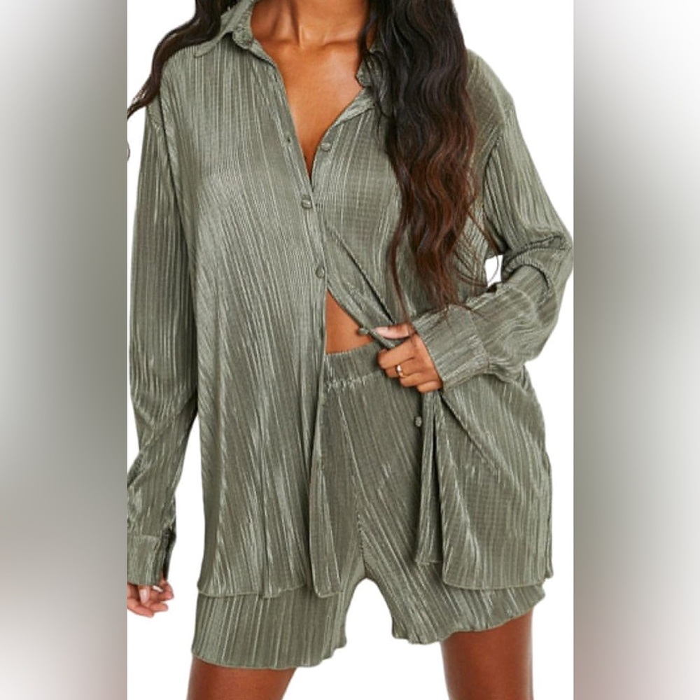 Pleated green short set